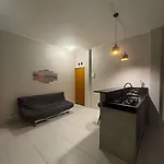 Leme Uma Quadra Da Praia 50 Metros De Copacabana